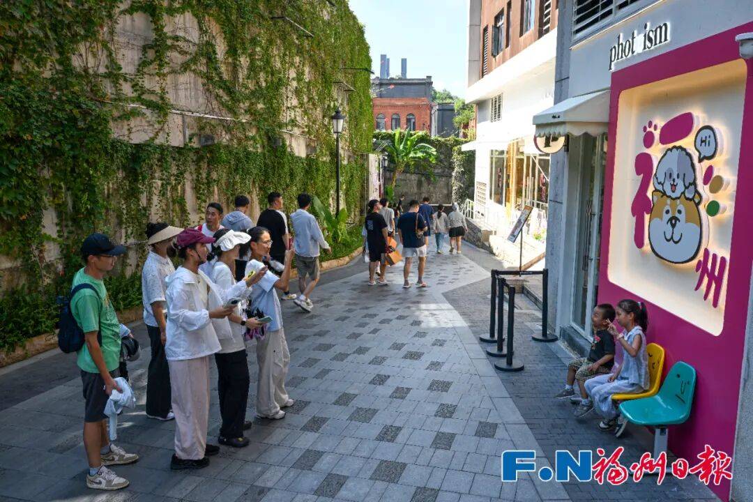 商圈营业额涨了……这个假期福州上大分!开元棋牌app游客增加、文创品卖爆、(图6) 商圈营业额涨了……这个假期福州上大分!开元棋牌app游客增加、文创品卖爆、(图6)