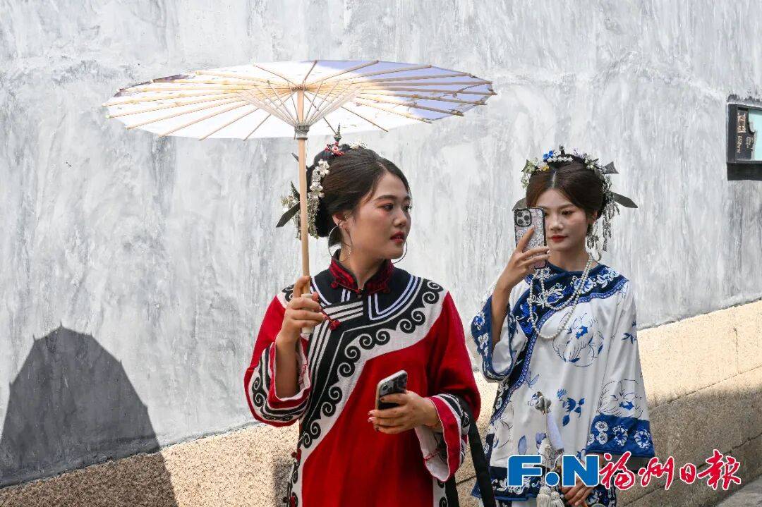 商圈营业额涨了……这个假期福州上大分!开元棋牌app游客增加、文创品卖爆、(图11) 商圈营业额涨了……这个假期福州上大分!开元棋牌app游客增加、文创品卖爆、(图11)